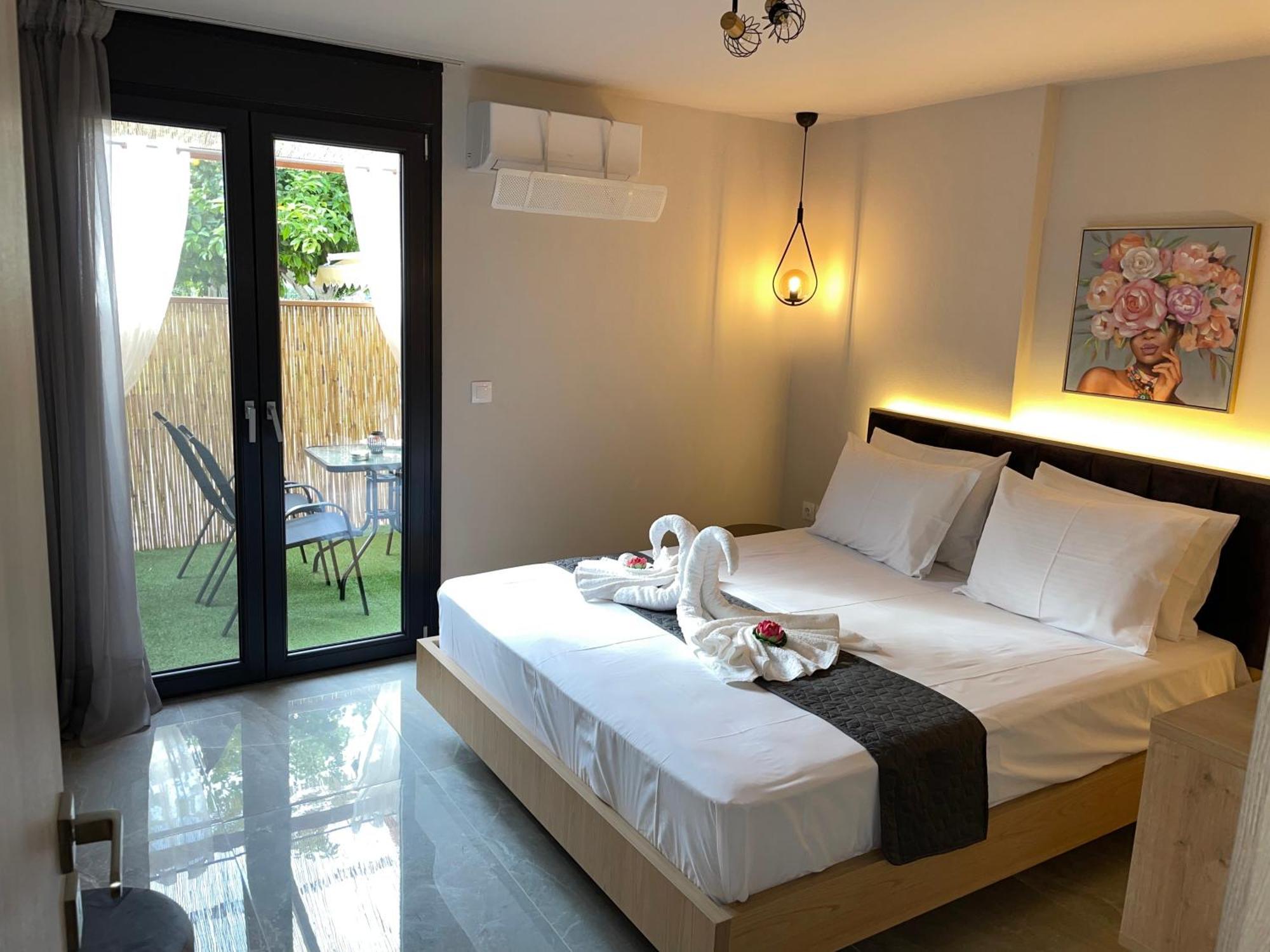 S&J Luxury Apartments Стратонион Экстерьер фото